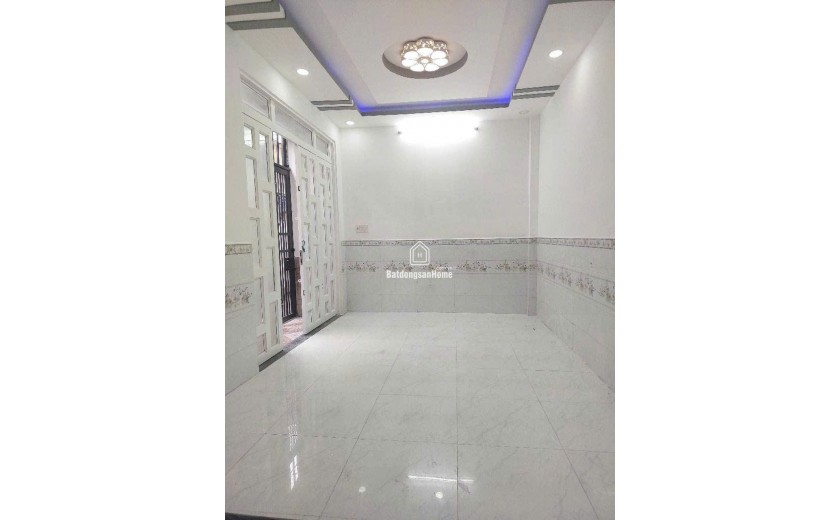 D1811 ⚡️ sát sân bóng đá Tân Xuân Hóc Môn, Vuông, 2 tầng, 9x4m, 1.x tỷ